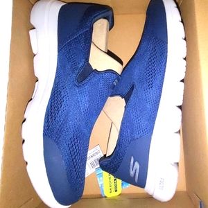 NEW Sketchers Go Walk Mens